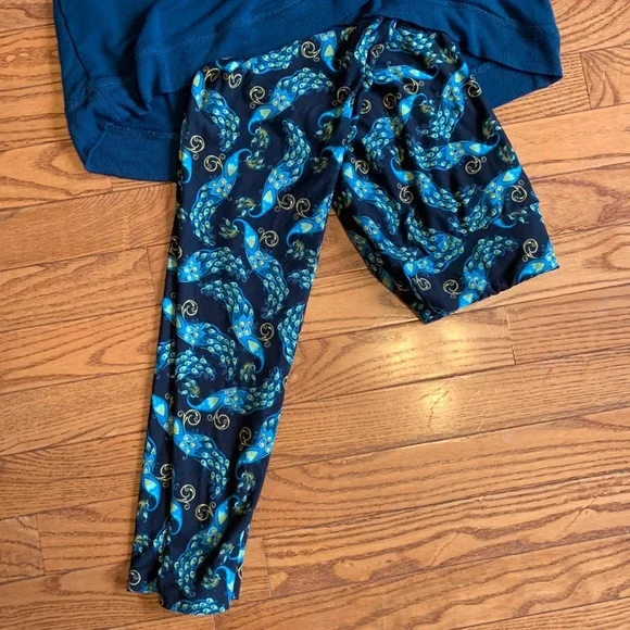 2 piece LOT- Comfy buttery soft women’s lot. - Picture 2 of 9